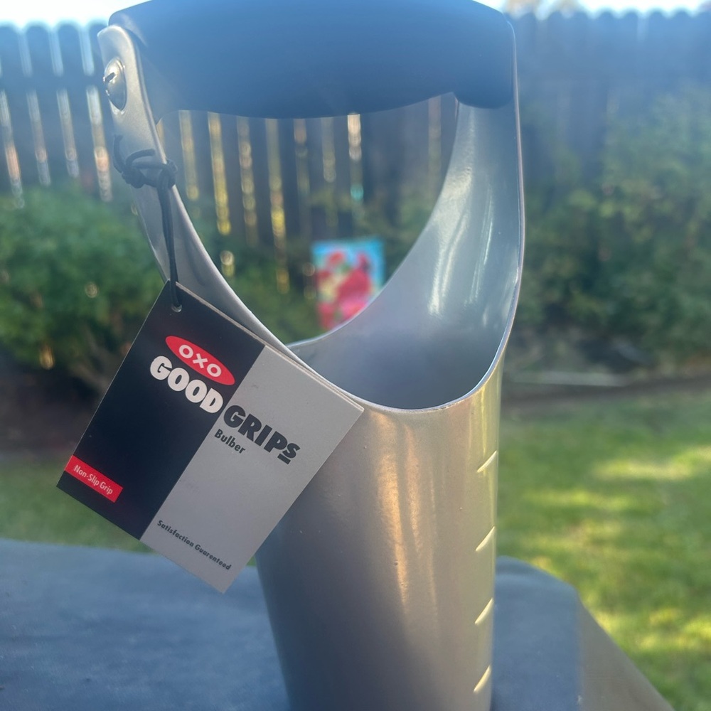OXO Good Grips Bulber with Non-Slip Grip Garden Tool